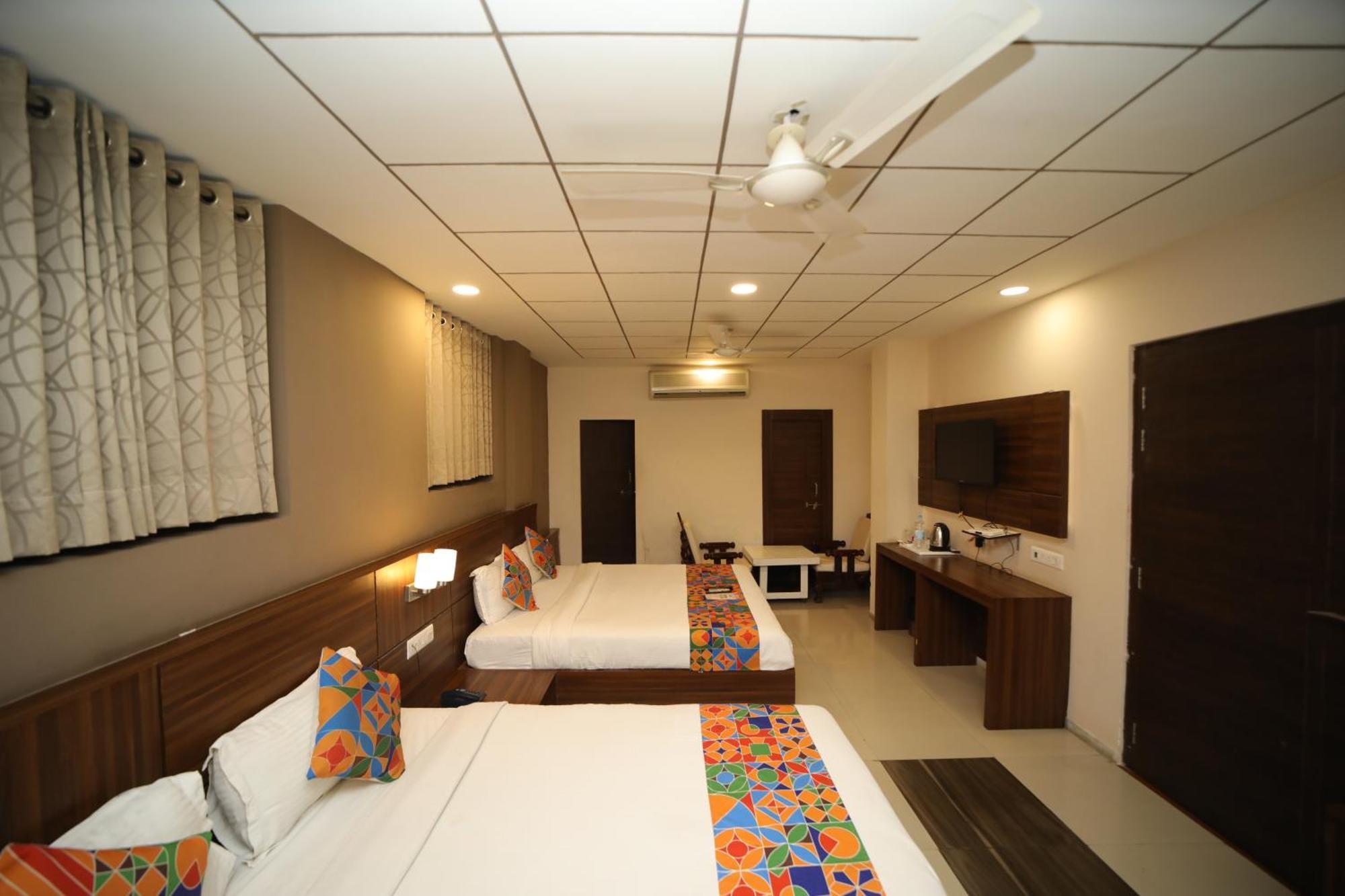 Hotel Damanis Udaipur Luaran gambar