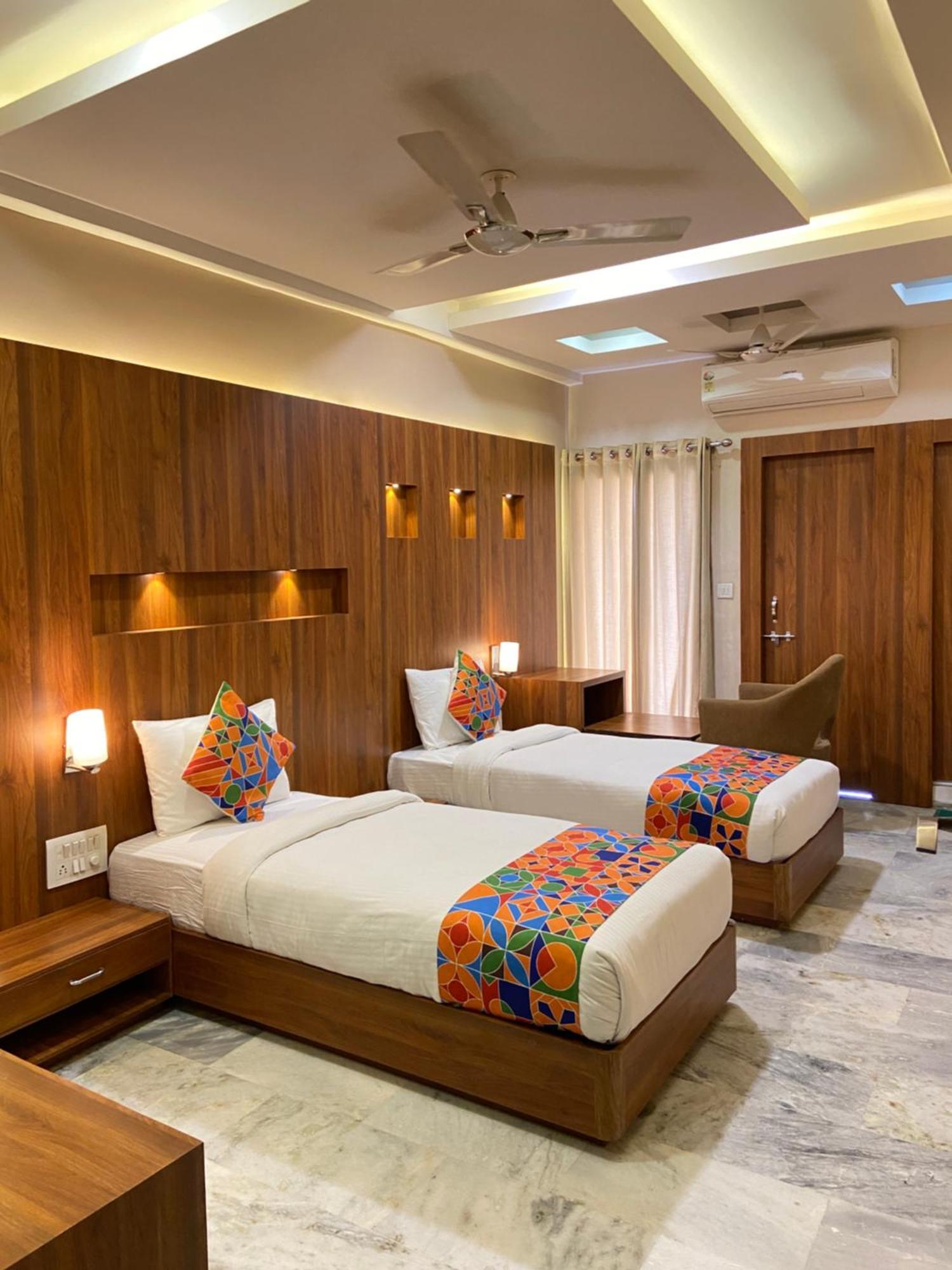 Hotel Damanis Udaipur Luaran gambar